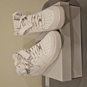 Semi used, Nike Air Force 1 mid top, size 5 big kids or 6 women's.